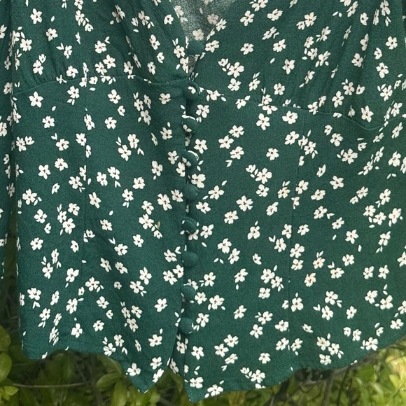 Reformation Green With Cream Flowers “Nell” Top Size Small - Picture 12 of 12